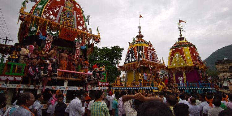 ଦ୍ଵିତୀୟ ଶ୍ରୀକ୍ଷେତ୍ର ଗୁଣ୍ଡିଚା ଯାତ୍ରା; ରଣପୁର ରାଜାଙ୍କ ଛେରାପହଁରା ନୀତି ପରେ ଟଣା ହେଲା ରଥ