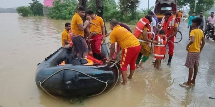 ଲଗାଣ ବର୍ଷା ଯୋଗୁଁ  ସୁବର୍ଣ୍ଣରେଖା ନଦୀରେ ବନ୍ୟା