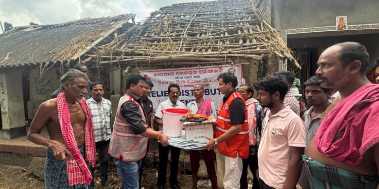 ସତ୍ୟବାଦୀ ବ୍ଲକ ମଧୁବନ ପଞ୍ଚାୟତ ସିଂଘାକୁଦା ଗ୍ରାମରେ ଅଗ୍ନିକାଣ୍ଡ: ୮ଟି ପରିବାରର ବାସଗୃହ ସହ ଆସବାବପତ୍ର ଭସ୍ମୀଭୂତ