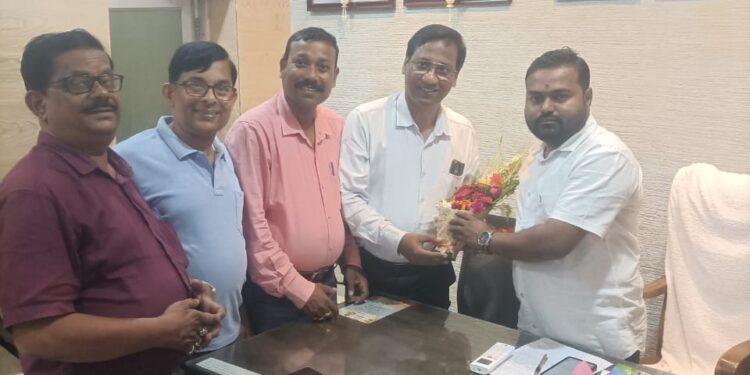 ଇଲେକ୍ଟ୍ରୋହୋମିଓପାଥିକୁ ସରକାରୀ ମାନ୍ୟତା ଦାବିରେ ବିଧାୟକଙ୍କ ସହ ଆଲୋଚନା