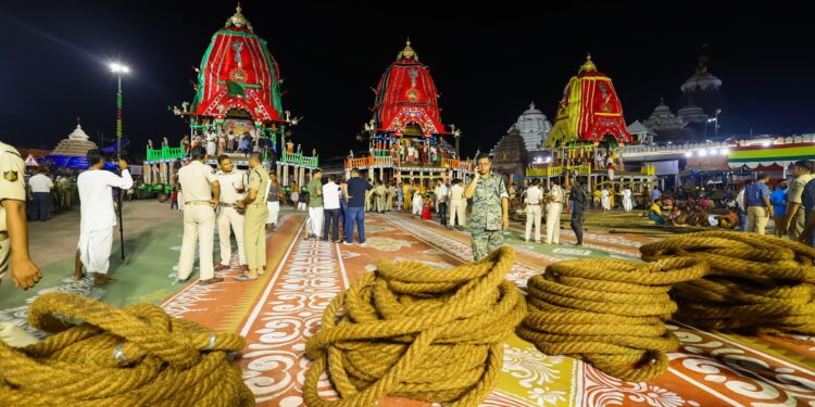 ସିଂହଦ୍ବାର ସମ୍ମୁଖରେ ତିନି ରଥ, ଅପରାହ୍ମ ୪ଟାରେ ହେବ ରଥଟଣା