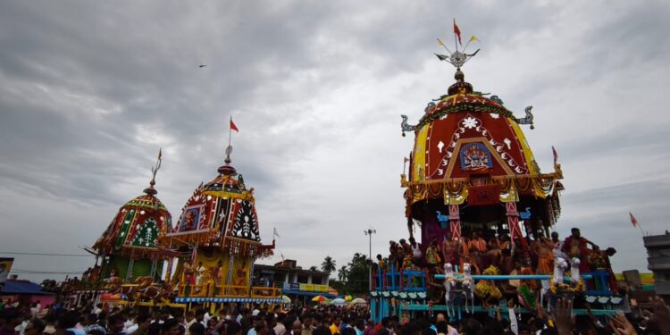 ମାଉସୀ ମା‘ ମନ୍ଦିରରେ ପହଁଚିଲା ତିନି ରଥ; ଜନ୍ମବେଦୀକୁ ବିଜେ କଲେ ଚତୁର୍ଦ୍ଧାମୂର୍ତ୍ତି