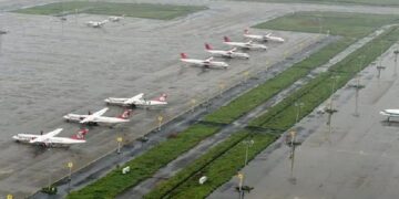 ଆଗ୍ରା ବିମାନବନ୍ଦରକୁ ବୋମା ଧମକ, ତାଜମହଲ ନିକଟରେ ଫୁଟିଲା ଗୁଳି