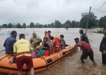 ବନ୍ୟା ସ୍ଥିତି ସମୀକ୍ଷା କଲେ ଉନ୍ନୟନ କମିଶନର ଅନୁ ଗର୍ଗ