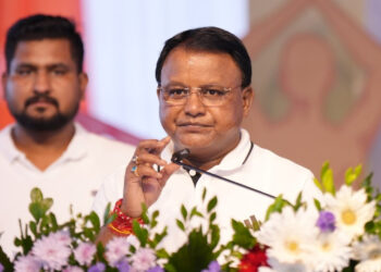 ସ୍କୁଲ ପାଠ୍ୟକ୍ରମ-ସାର୍ବଜନୀନ ସ୍ୱାସ୍ଥ୍ୟ କାର୍ଯ୍ୟକ୍ରମରେ ଯୋଗକୁ ସାମିଲ କରାଯିବ: ମୁଖ୍ୟମନ୍ତ୍ରୀ