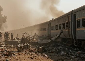 ପାକିସ୍ତାନ ଜାଫର ଏକ୍ସପ୍ରେସରେ ବିସ୍ଫୋରଣ ପରେ ଲାଇନଚ୍ୟୁତ, ୪ଟି ବଗି ଓଲଟିଲା