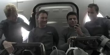 ମହାକାଶରେ ପହଞ୍ଚି ଲାଇଭ ଭିଡିଓ କଲ୍ କଲେ ଶୁଭାଂଶୁ, ଛୋଟ ପିଲା ଭଳି ଚାଲିବା ଶିଖୁଛି ବୋଲି କହିଲେ