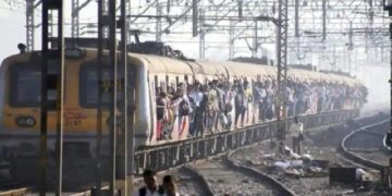 ମୁମ୍ବାଇ ଥାନେ ରେଲୱେ ଷ୍ଟେସନରେ ଅଘଟଣ, ଟ୍ରେନରୁ ଖସିପଡି ୫ ମୃତ