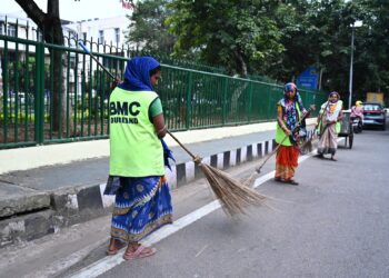 ସଫେଇ କର୍ମଚାରୀଙ୍କ ପାଇଁ ବଡ଼ ଘୋଷଣା କଲେ ମୁଖ୍ୟମନ୍ତ୍ରୀ, ଏଣିକି ମିଳିବ ୧୦ ଲକ୍ଷ ଟଙ୍କାର ଜୀବନବୀମା