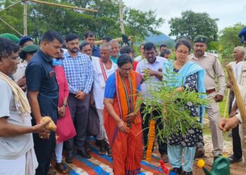 ଦର୍ପନାରାୟଣପୁରରେ ବନମହୋତ୍ସବ ପାଳନ, ବାଚସ୍ପତିଙ୍କ ବୃକ୍ଷରୋପଣ