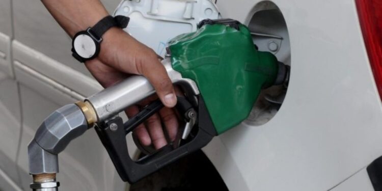 ଆଜିଠାରୁ ଅତି ପୁରୁଣା ଗାଡିକୁ ମିଳିବ ନାହିଁ ପେଟ୍ରୋଲ କିମ୍ବା ଡିଜେଲ