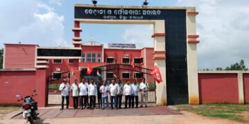 ରଣପୁରରେ ଓଡ଼ିଶା ବନ୍ଦ ଡାକରାର ପ୍ରଭାବ; ଗାଡ଼ି ଚଳାଚଳ ଠପ୍, ଦୋକାନ ବଜାର ବନ୍ଦ; ବ୍ୟାଙ୍କ, ସ୍କୁଲ, କୋର୍ଟ ବନ୍ଦ କଲେ ଆନ୍ଦୋଳନକାରୀ