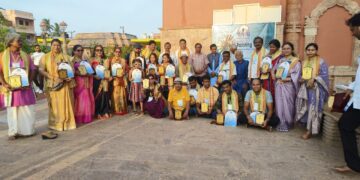 ଓଡ଼ିଶା ଚାରୁ ଓ କାରୁକଳା ମହାବିଦ୍ୟାଳୟ ଓ ଜଳେଶ୍ୱର Art Foundation ଦ୍ଵାରା ଆୟୋଜିତ ଆନ୍ତର୍ଜାତିୟ ଚିତ୍ରକଳା ଶିବିର ‘ନୀଳାଦ୍ରି’ ଶ୍ରୀମନ୍ଦିର ଉତ୍ତର ଦ୍ୱାର ସମ୍ମୁଖରେ ଅନୁଷ୍ଠିତ