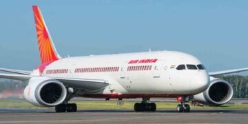 ମୁମ୍ବାଇରେ ଟଳିଲା ବଡ଼ ଅଘଟଣ, ଅବତରଣ ବେଳେ ରନୱେରୁ ଆଗକୁ ଚାଲିଗଲା ଏୟାର ଇଣ୍ଡିଆ ବିମାନ