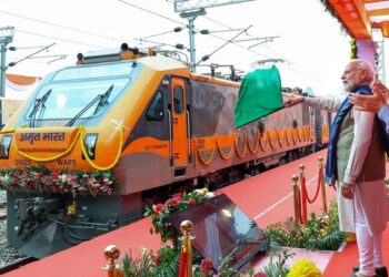 ବିହାରରେ ୪ଟି ନୂତନ ଅମୃତ ଭାରତ ଟ୍ରେନକୁ ପତାକା ଦେଖାଇ ଶୁଭାରମ୍ଭ କଲେ ପ୍ରଧାନମନ୍ତ୍ରୀ ମୋଦି