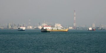 ଇଣ୍ଡୋନେସିଆରେ ବଡ଼ ଅଘଟଣ: ଜାହାଜ ବୁଡ଼ି ୪ ମୃତ, ଅନେକ ନିଖୋଜ