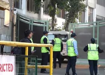 ଥମୁନି ବୋମା ଧମକର ଆତଙ୍କ, ଦିଲ୍ଲୀ ସ୍କୁଲ ପରେ ବେଙ୍ଗାଲୁରୁର ୪୦ ଟି ସ୍କୁଲକୁ ମିଳିଛି ଧକମପୂର୍ଣ୍ଣ ମେଲ୍  