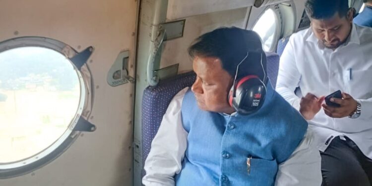 ଆକାଶ ମାର୍ଗରୁ ମୁଖ୍ୟମନ୍ତ୍ରୀଙ୍କ ତିନୋଟି ଜିଲ୍ଲାର ବନ୍ୟା ପରିସ୍ଥିତି ଅନୁଧ୍ୟାନ, କ୍ଷୟକ୍ଷତି ରିପୋର୍ଟ ଶୀଘ୍ର ଦେବାକୁ ନିର୍ଦ୍ଦେଶ 