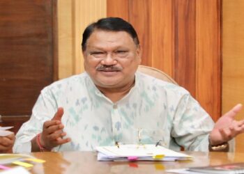 ଆଉ ନିର୍ବାଚନ ଲଢ଼ିବିନି, ଯୁବ ପିଢ଼ିକୁ ବାଟ ଛାଡ଼ିବି: ସୁନ୍ଦରଗଡ଼ ସାଂସଦ ଜୁଏଲ ଓରାମ