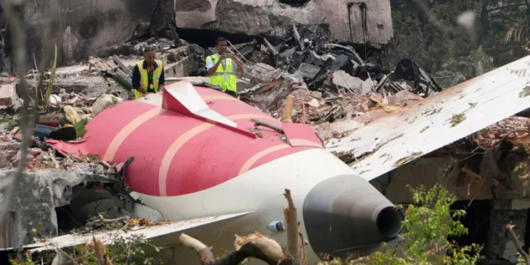 DGCAର ବଡ଼ ନିର୍ଦ୍ଦେଶ; ସବୁ ବିମାନର ଇଞ୍ଜିନ୍ ଫୁଏଲ୍ ସ୍ୱିଚ୍ ଯାଞ୍ଚ ବାଧ୍ୟତାମୂଳକ