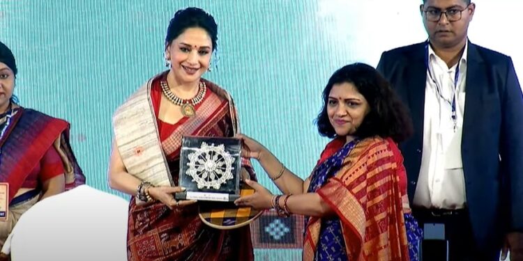 ଭୁବନେଶ୍ୱରରେ ବଲିଉଡ ଅଭିନେତ୍ରୀ ମାଧୁରୀ ଦୀକ୍ଷିତ, EKTA କାର୍ଯ୍ୟକ୍ରମର କଲେ ଉଦ୍ଘାଟନ