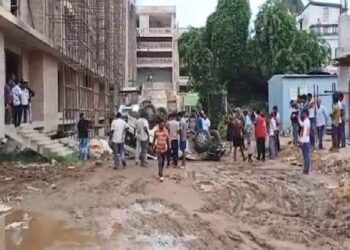 ଜଗନ୍ନାଥବଲ୍ଲଭ ବହୁତଳ ପାର୍କିଂରୁ ଖସିଲା ବୋଲେରୋ, ଡ୍ରାଇଭର ଗୁରୁତର