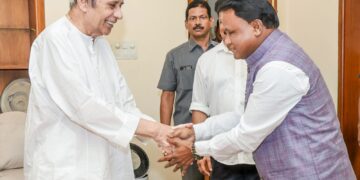 ନବୀନ ପଟ୍ଟନାୟକଙ୍କୁ ଭେଟିଲେ ମୁଖ୍ୟମନ୍ତ୍ରୀ, ପଚାରି ବୁଝିଲେ ସ୍ବାସ୍ଥ୍ୟାବସ୍ଥା