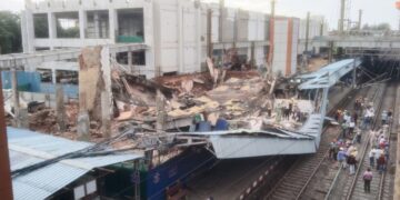 କଟକ ରେଲୱେ ଷ୍ଟେସନରେ ଭୁଶୁଡିଲା ନିର୍ମାଣାଧୀନ ଛାତ,ଟ୍ରେନ ଚଳାଚଳ ବାଧାପ୍ରାପ୍ତ