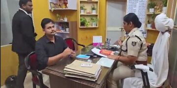 ମହିଳା ଥାନାରେ ହାଜର ହେଲେ OAS ବାବୁ, ଦୁଇ ଦିନ ତଳେ ଏତଲା ଦେଇଥିଲେ ପତ୍ନୀ