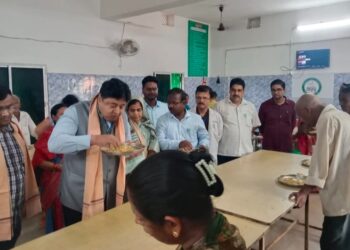 ଅର୍ଥ ବିଭାଗ ସଚିବଙ୍କ ରଣପୁର ଆଧାର କେନ୍ଦ୍ର ପରିଦର୍ଶନ