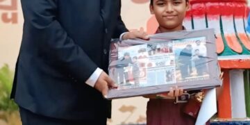 ଜିଲ୍ଲାପାଳଙ୍କ ହସ୍ତରୁ ସମ୍ମାନିତ ହେଲେ ରଣପୁରର ପ୍ରତିଭାଶାଳୀ ଶୁଭ୍ରାଂଶୁ