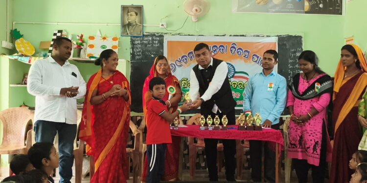 ବଜ୍ରକୋଟ ପ୍ରାଥମିକ ବିଦ୍ୟାଳୟରେ ଧୁମଧାମରେ ପାଳିତ ହେଲା ୭୯ତମ ସ୍ୱାଧୀନତା ଦିବସ ଓ ବାର୍ଷିକ ପୁରସ୍କାର ବିତରଣୀ