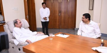 ନବୀନଙ୍କୁ ଭେଟିଲେ ରାଜ୍ୟପାଳ, ପଚାରି ବୁଝିଲେ ସ୍ବାସ୍ଥ୍ୟାବସ୍ଥା