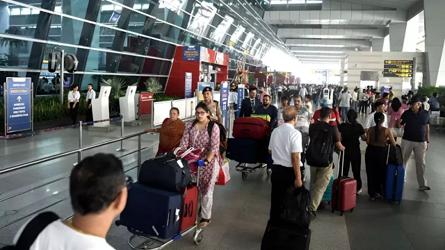 ହାଇ ଆଲର୍ଟରେ ଦିଲ୍ଲୀର ଇନ୍ଦିରା ଗାନ୍ଧୀ ଅନ୍ତର୍ଜାତୀୟ ବିମାନବନ୍ଦର, ଆତଙ୍କୀ ହମଲାକୁ ନେଇ ବଢିଲା ସୁରକ୍ଷା