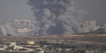 ଇସ୍ରାଏଲ-ଗାଜା ମଧ୍ୟରେ ଚାଲିଛି ନିରନ୍ତର ଆକ୍ରମଣ, ବୋମା ବିସ୍ଫୋରଣରେ ୩ ସାମ୍ବାଦିକ ସମେତ ୧୫ ମୃତ