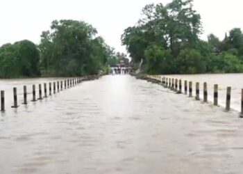 ସମାକୋଇ ନଦୀରେ ବନ୍ୟାଜଳ, ତେଲକୋଇରେ ପୋଲ ଉପରେ ୩ ଫୁଟର ପାଣି ପ୍ରବାହିତ