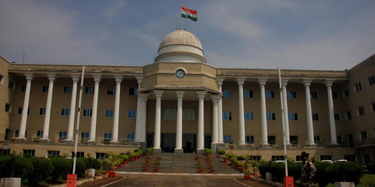 ବେଆଇନ ଚାନ୍ଦା ଆଦାୟକାରୀଙ୍କୁ ସାବାଡ୍‌ ପାଇଁ ଫୋନ୍‌ ନମ୍ବର ଜାରି କଲା କଟକ କମିଶନରେଟ ପୋଲିସ