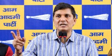 ଦିଲ୍ଲୀରେ ହସ୍ପିଟାଲ ନିର୍ମାଣ ଦୁର୍ନୀତି: ପୂର୍ବ ସ୍ୱାସ୍ଥ୍ୟମନ୍ତ୍ରୀ ସୌରଭ ଭରଦ୍ୱାଜଙ୍କ ଘରେ ପଶିଲା ଇଡି, ୧୩ଟି ସ୍ଥାନରେ ଚାଲିଛି ଚଢ଼ାଉ