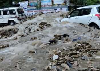 ଉତ୍ତରାଖଣ୍ଡ ଚମୋଲିରେ ବାଦଲଫଟା ବର୍ଷା, ଯାତାୟତ ବାଧାପ୍ରାପ୍ତ