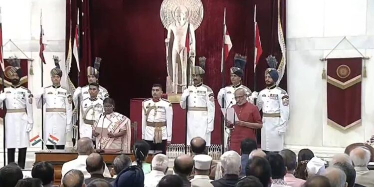 ଦେଶର ୧୫ତମ ଉପରାଷ୍ଟ୍ରପତି ଭାବେ ଶପଥ ନେଲେ ସିପି ରାଧାକ୍ରିଷ୍ଣନ, ଶପଥ ପାଠ କରାଇଲେ ରାଷ୍ଟ୍ରପତି