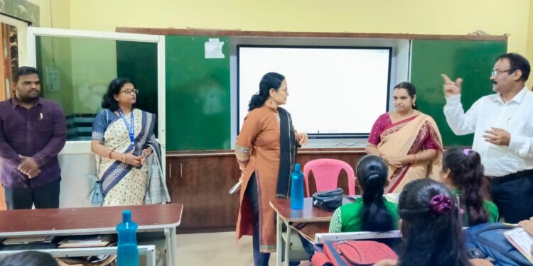 ଉପ-ନିର୍ଦ୍ଦେଶକ ଓ ଅତିରିକ୍ତ ଜିଲ୍ଲା ଶିକ୍ଷା ଅଧିକାରୀଙ୍କ ବିଦ୍ୟାଳୟ ପରିଦର୍ଶନ