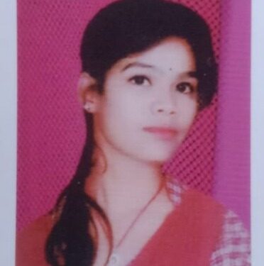 ପଥର ଖଣି ନିକଟରୁ ନିଖୋଜ ଯୁବତୀଙ୍କ ଗଳିତ ଶବ ଉଦ୍ଧାର, ଘଟଣାକୁ ନେଇ ଶୋକାକୁଳ ଅବସ୍ଥାରେ ପରିବାର ଲୋକେ