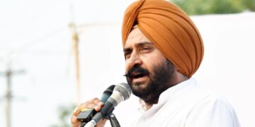 ପୋଲିସ ହେପାଜତରୁ ଫେରାର ହେଲେ ଆପ୍ ବିଧାୟକ, ପୋଲିସକୁ ମାରିଲେ ଗୁଳି