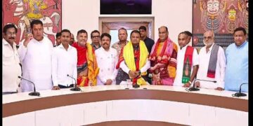 ମୁଖ୍ୟମନ୍ତ୍ରୀଙ୍କୁ ଭେଟିଲେ ନବଗଠିତ ଶ୍ରୀମନ୍ଦିର ପରିଚାଳନା କମିଟିର ସଦସ୍ୟ