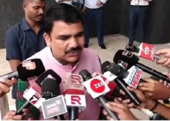 ଆନ୍ଦୋଳନରୁ ନିବୃତ୍ତ ରହିବାକୁ ଶିକ୍ଷକଙ୍କୁ ଗଣଶିକ୍ଷା ମନ୍ତ୍ରୀଙ୍କ ପରାମର୍ଶ, ସମସ୍ତ କଥା ଜାଣିବା ବୁଝିବାକୁ ସମୟ ଆବଶ୍ୟକ