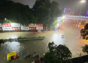 ପ୍ରବଳ ବର୍ଷାରେ ଉବୁଟୁବୁ କୋଲକାତା, ବର୍ଷା ବିତ୍ପାତ ଯୋଗୁଁ ୭ ଜଣଙ୍କ ମୃତ୍ୟୁ