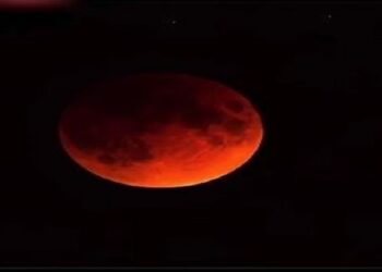 ବିଶ୍ବ ଦେଖିଲା ମହାଜାଗତିକ ଦୃଶ୍ୟ: ଲାଲ ହୋଇଗଲା ଚନ୍ଦ୍ର, ଆକାଶରେ ରହିଲା ୮୨ ମିନିଟ