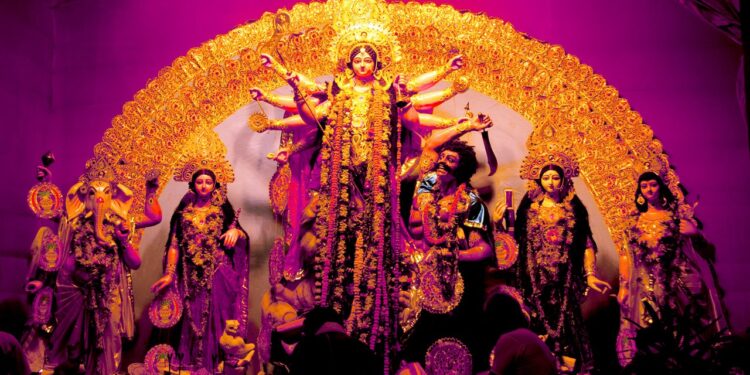 ଆଜି ବିଜୟା ଦଶମୀ: ପାରମ୍ପରିକ ରୀତିନୀତିରେ ଚାଲିଛି ମା’ଙ୍କ ପୂଜା