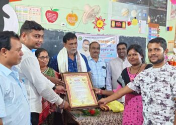 ଆଦର୍ଶ ଶିକ୍ଷକଙ୍କୁ ବିଦାୟ ସମ୍ବର୍ଦ୍ଧନା