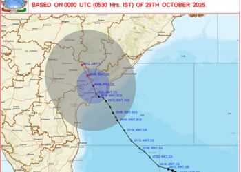 ନରସାପୁରରେ ଲ୍ୟାଣ୍ଡଫଲ୍ କଲା ଭୀଷଣ ବାତ୍ୟା ‘ମୋନ୍ଥା’
